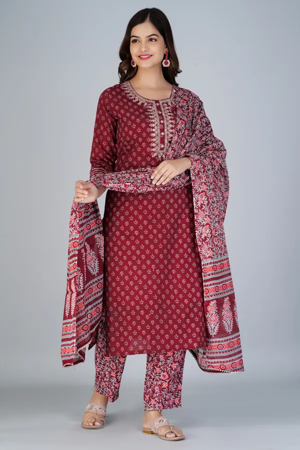 Red_Cotton_Rayon_Embroidered_Ethnic_Set_For_Women