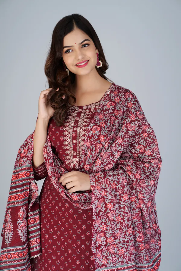 Red_Cotton_Rayon_Embroidered_Ethnic_Set_For_Women