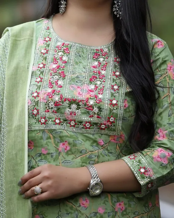 Green_Cotton_Rayon_Printed_Ethnic_Set_For_Women
