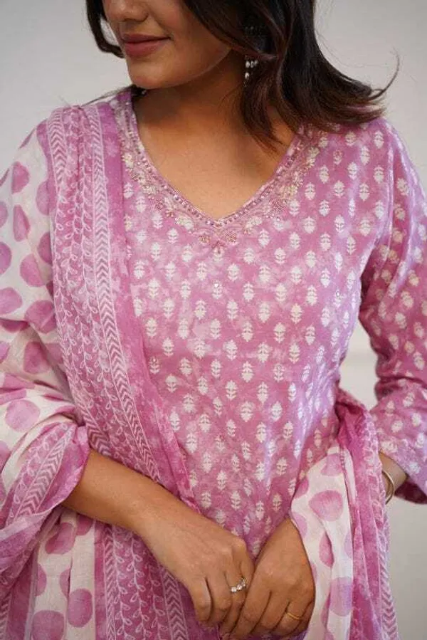 Light_Green_Viscose_Rayon_Printed_Ethnic_Set_For_Women