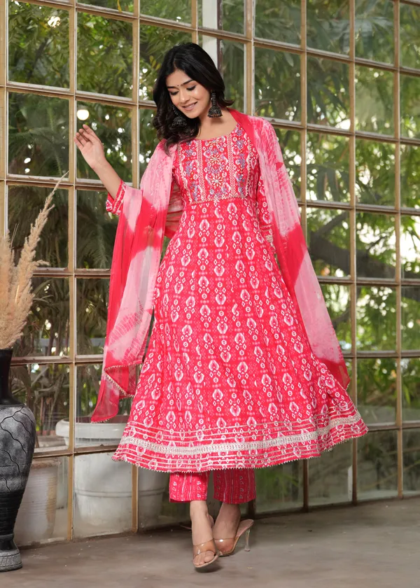 Red_Viscose_Rayon_Embroidered_Ethnic_Set_For_Women