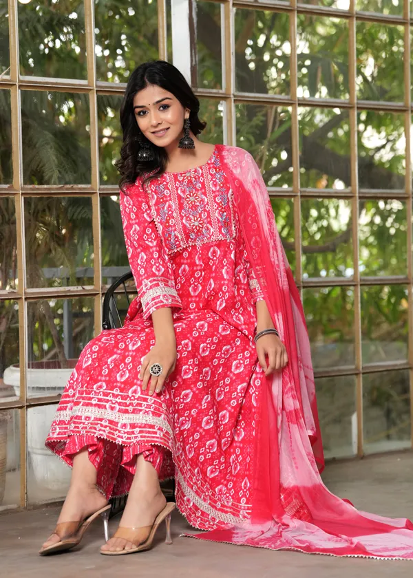 Red_Viscose_Rayon_Embroidered_Ethnic_Set_For_Women