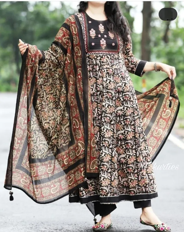 Multicolor_Cotton_Rayon_Printed_Ethnic_Set_For_Women