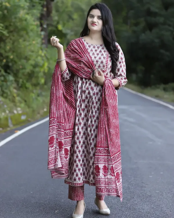 White_Cotton_Rayon_Printed_Ethnic_Set_For_Women