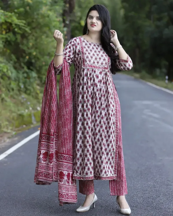 White_Cotton_Rayon_Printed_Ethnic_Set_For_Women