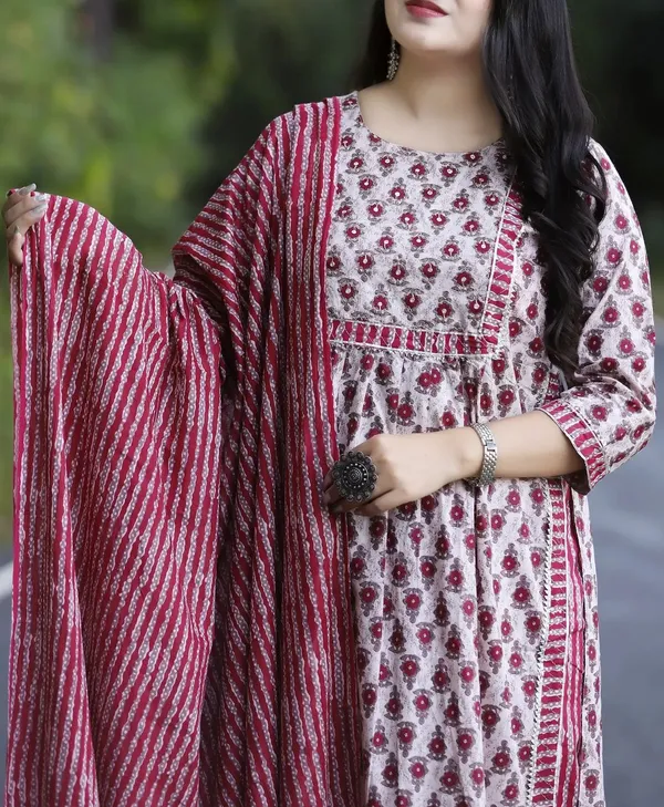 White_Cotton_Rayon_Printed_Ethnic_Set_For_Women