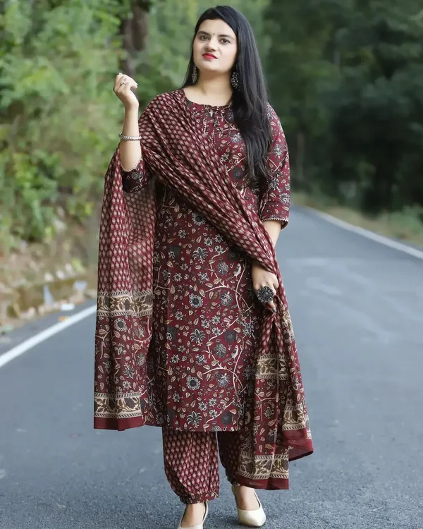 Maroon_Cotton_Rayon_Printed_Ethnic_Set_For_Women