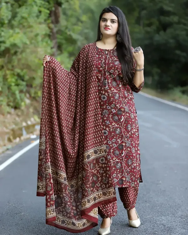 Maroon_Cotton_Rayon_Printed_Ethnic_Set_For_Women