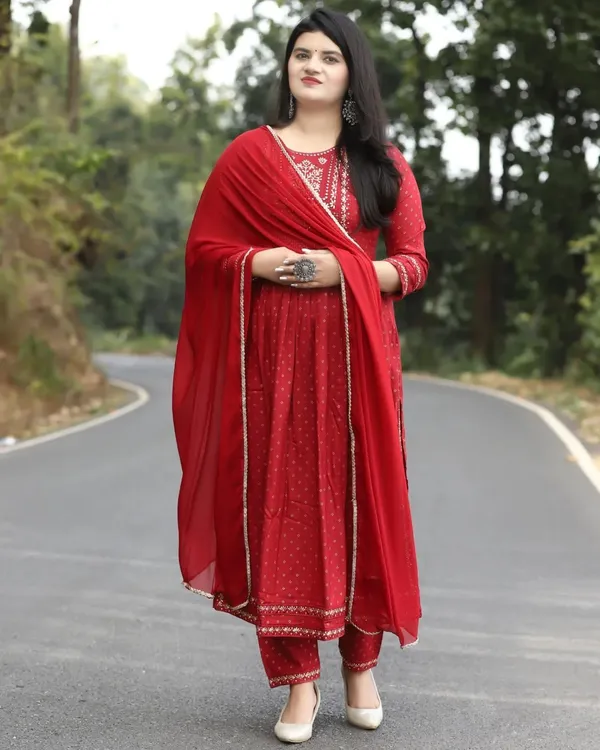 Red_Cotton_Rayon_Printed_Ethnic_Set_For_Women
