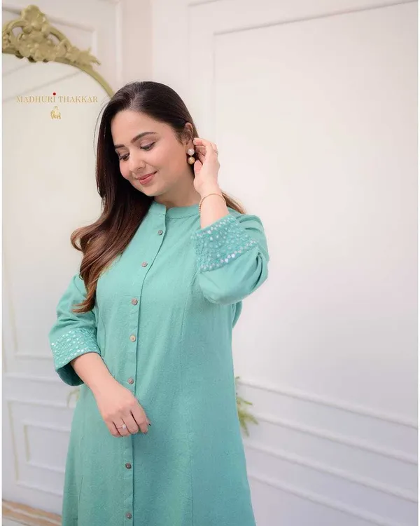 Light_Blue_Viscose_Rayon_Self_Design_Ethnic_Set_For_Women