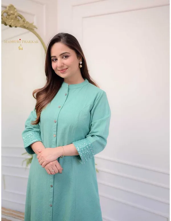 Light_Blue_Viscose_Rayon_Self_Design_Ethnic_Set_For_Women