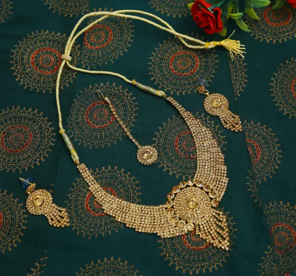 Latest_Traditional_Gold/Silver_Plated_Pearl_Beaded_Necklace_Jewellery_Set_for_Women/Girls