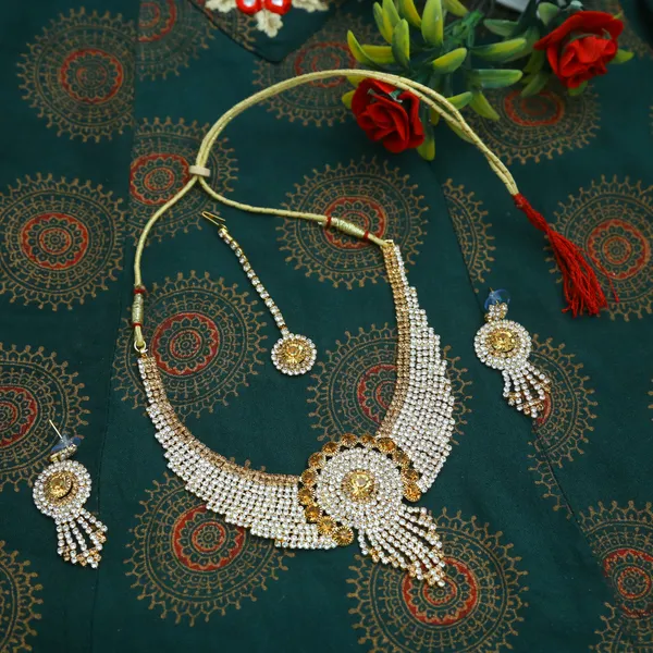 Latest_Traditional_Gold/Silver_Plated_Pearl_Beaded_Necklace_Jewellery_Set_for_Women/Girls