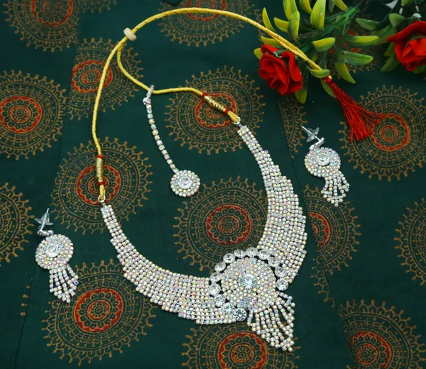 Latest_Traditional_Gold/Silver_Plated_Pearl_Beaded_Necklace_Jewellery_Set_for_Women/Girls
