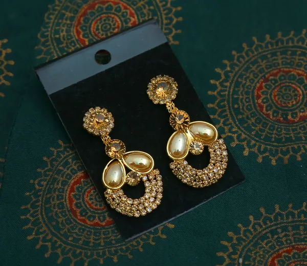 Latest_Traditional_Gold/Silver_Plated_Pearl_Beaded_Necklace_Jewellery_Set_for_Women/Girls
