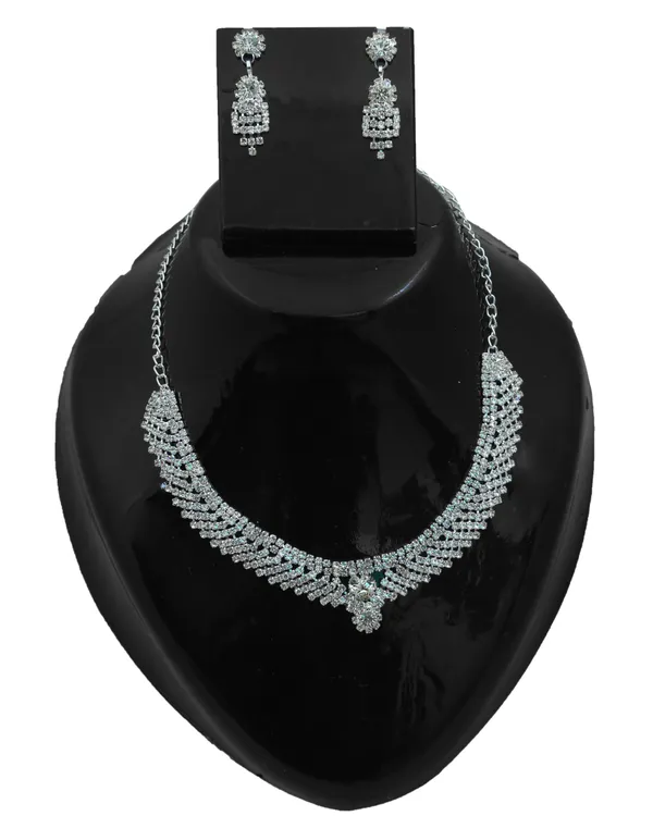 Latest_Traditional_Gold/Silver_Plated_Pearl_Beaded_Necklace_Jewellery_Set_for_Women/Girls
