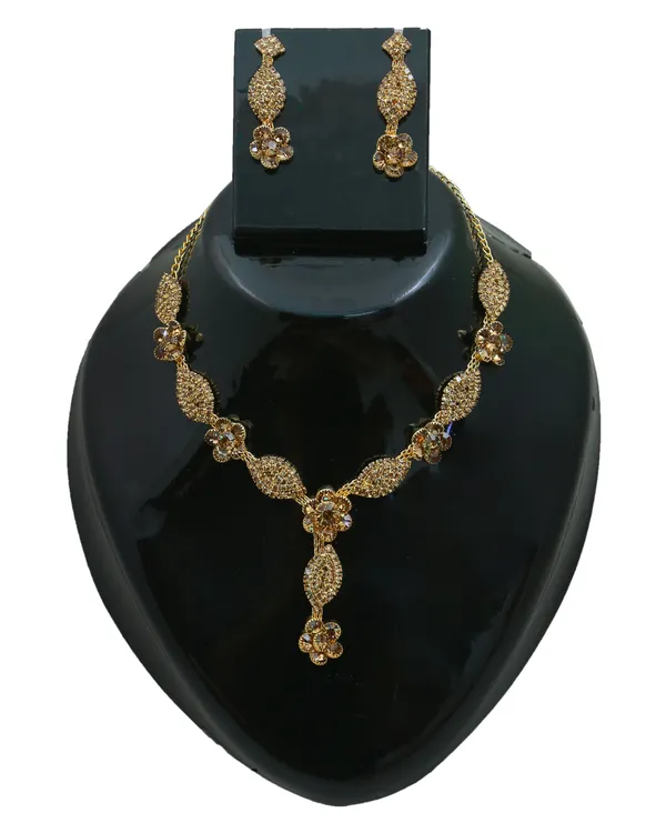 Latest_Traditional_Gold/Silver_Plated_Pearl_Beaded_Necklace_Jewellery_Set_for_Women/Girls