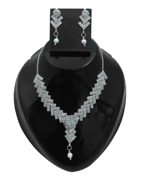 Latest_Traditional_Gold/Silver_Plated_Pearl_Beaded_Necklace_Jewellery_Set_for_Women/Girls