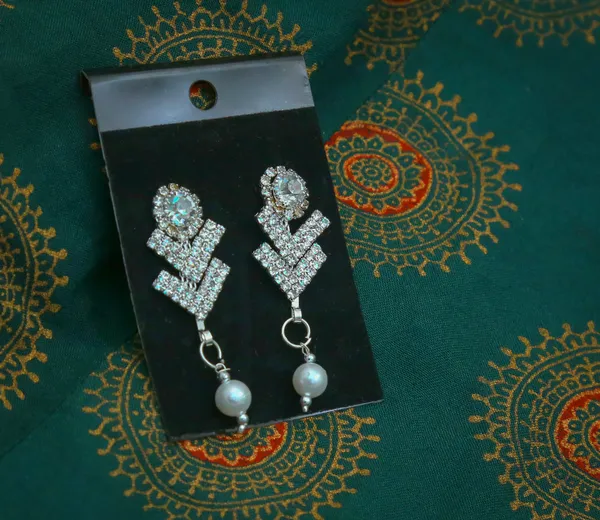 Latest_Traditional_Gold/Silver_Plated_Pearl_Beaded_Necklace_Jewellery_Set_for_Women/Girls