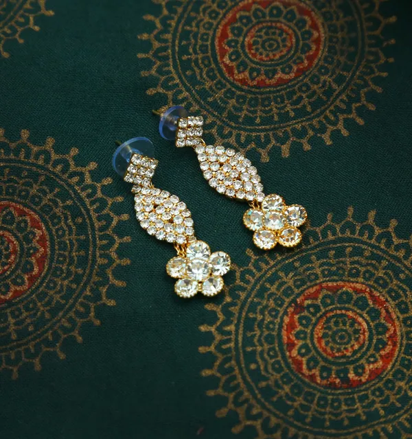 Latest_Traditional_Gold/Silver_Plated_Pearl_Beaded_Necklace_Jewellery_Set_for_Women/Girls