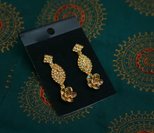 Latest_Traditional_Gold/Silver_Plated_Pearl_Beaded_Necklace_Jewellery_Set_for_Women/Girls