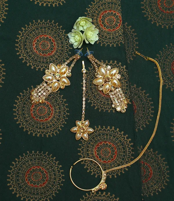 Latest_Traditional_Gold/Silver_Plated_Pearl_Beaded_Necklace_Jewellery_Set_for_Women/Girls