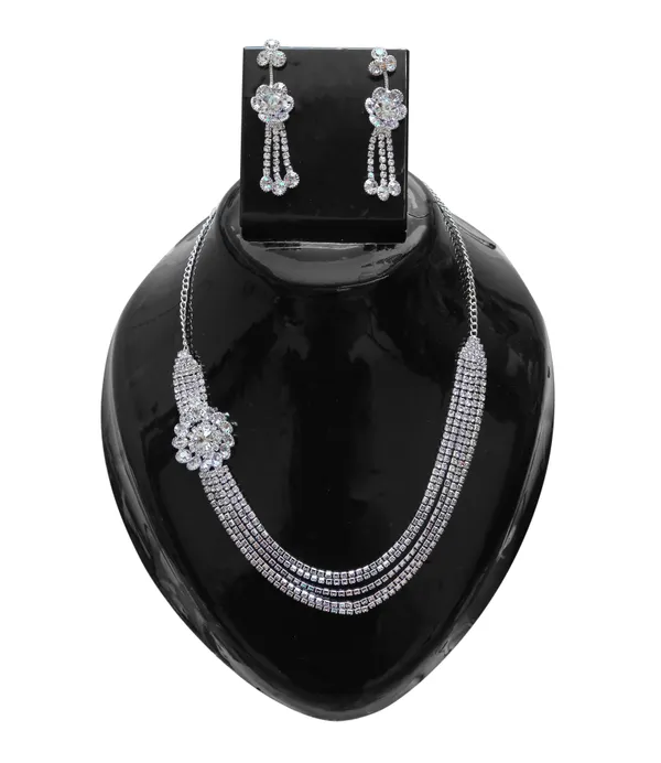 Latest_Traditional_Gold/Silver_Plated_Pearl_Beaded_Necklace_Jewellery_Set_for_Women/Girls