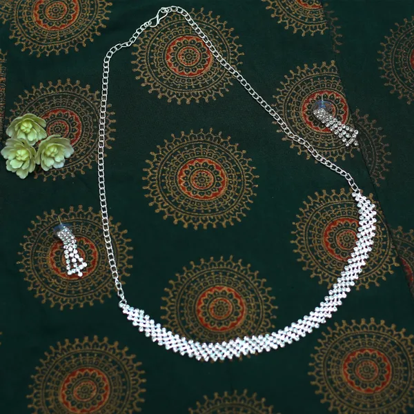 Latest_Traditional_Gold/Silver_Plated_Pearl_Beaded_Necklace_Jewellery_Set_for_Women/Girls