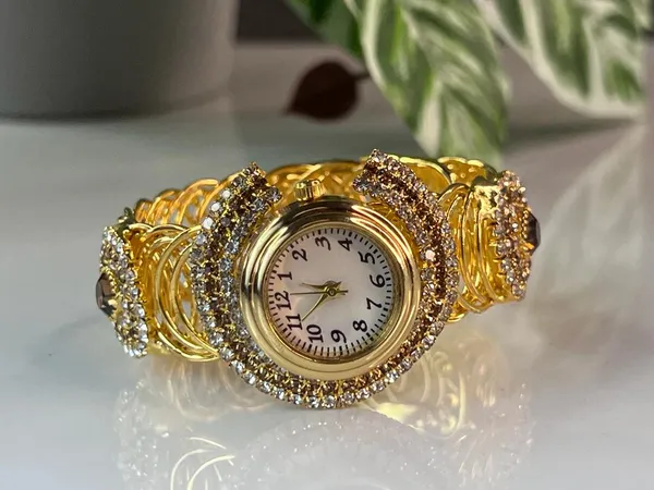 Ladies_Diamond_Edition_Watch_For_Women_And_Girls