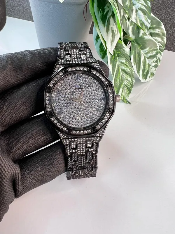 New_Classic_Black_Analog_Watch_For_Men
