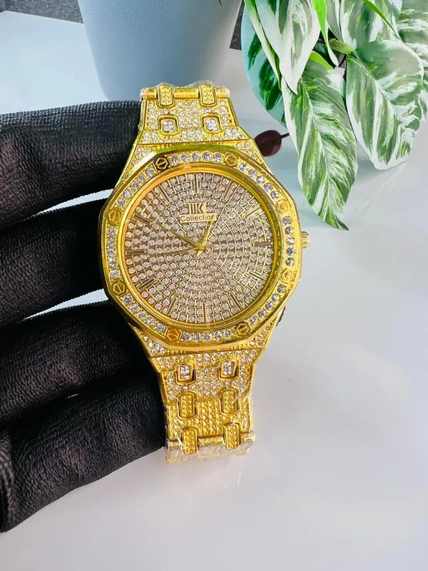 New_Luxurious_Analog_Watch_For_Men