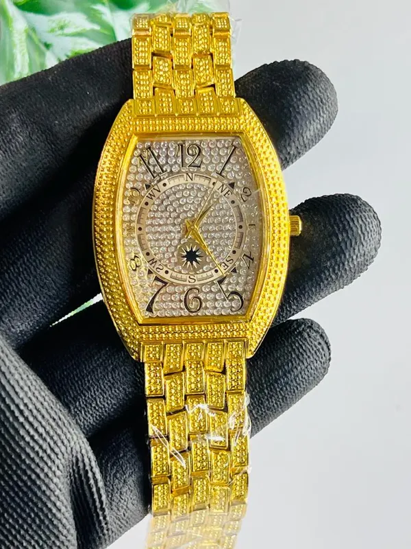 New_Luxurious_Analog_Watch_For_Men