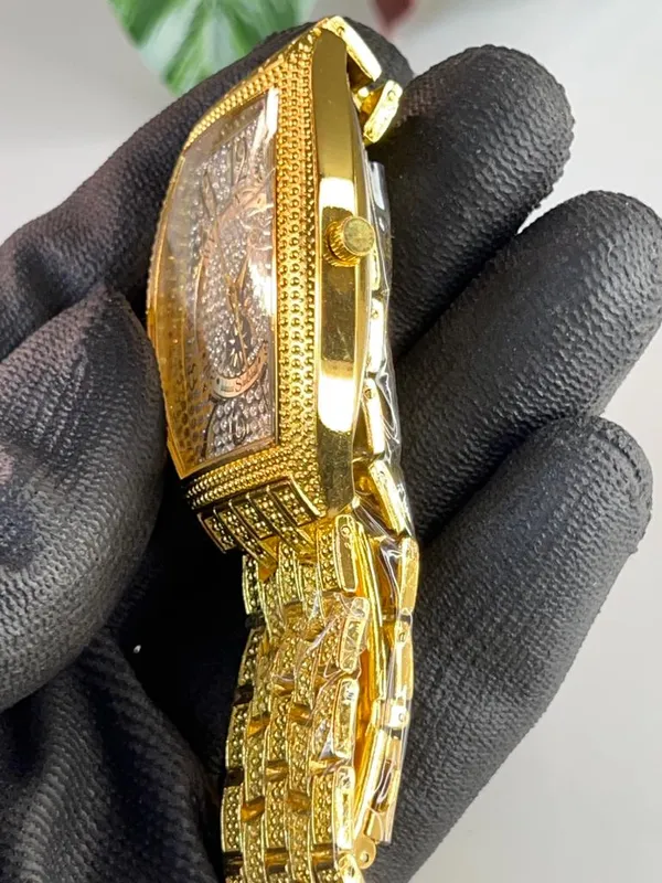 New_Luxurious_Analog_Watch_For_Men