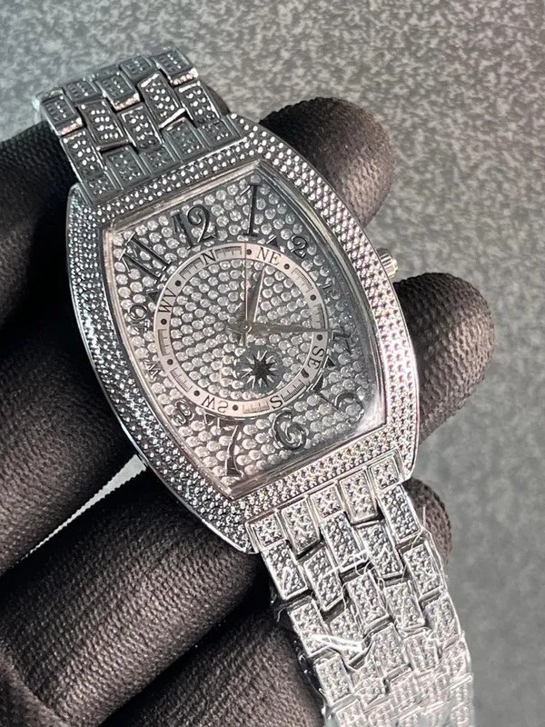 New_Luxurious_Black_Analog_Watch_For_Men