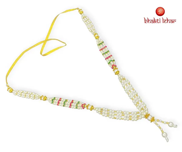 Artificial_Heavy_Triple_Layer_White_Pearl_Moti_Beads_Mala_Garland_for_Photo_Frames,_God_Idols_and_Loved_Ones__(Size:_22_Inch)
