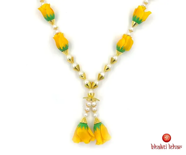 Yellow_Rose_Flower_Garland_for_Photo_Frame_and_God_Idol_|_Artificial_Pearl_Moti_Gulab_Mala_for_Loved_Ones__(Size:_16_Inch)