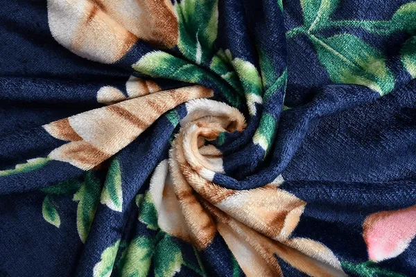 Flannel_Velvet_Double_Bedsheet_for_Double_Bed_with_2_Pillow_Covers,__Velvet_Bed_Sheet_for_Winter_Size_95x105_Inches
