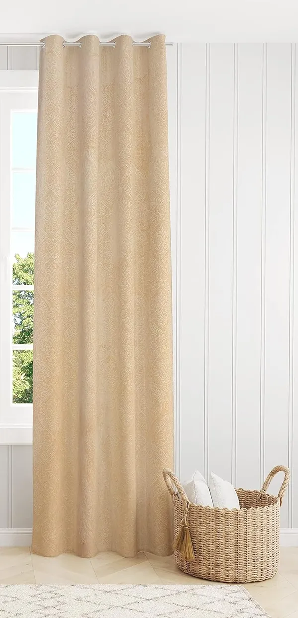 Heavy_Premium_Luxury_Velvet_Solid_Emboss_Texture_Room_ening_Curtain_for_Living_and_Bedroom_(Set_of_2)