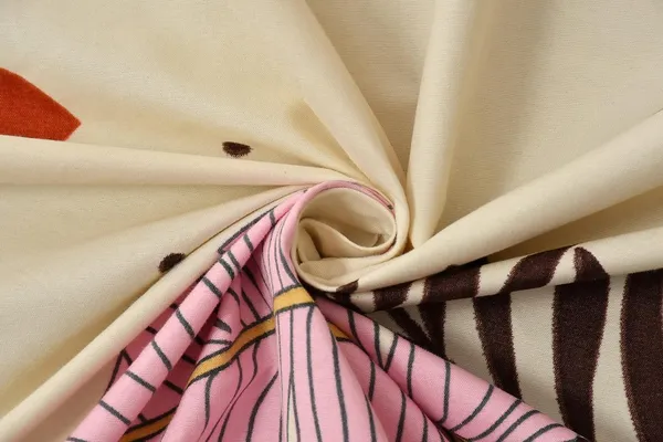 King_Size,_Microfiber_Bed_Sheet_for_Single_Bed,_Floral_Design_Bed_Spread_with_1_Pillow_Covers,_Wrinkle_Free_HypoAllergenic_Bedsheets/Bedcover_(60x90_Cream_Leaves)