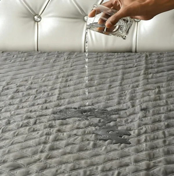 Waterproof_Ultrasonic_Mattress_Protector_Breathable_Hypoallergenic_Noiseless_Ultra_Soft_Fitted_Bed,_Mattress_Protector/Bed_Cover_(78x60_inch,_6.5x5_feet_)