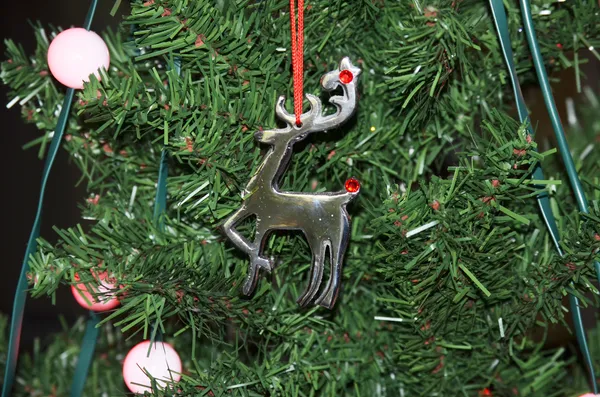 Silver_Aluminium_&_Nickel_Premium_Reindeer_Figure