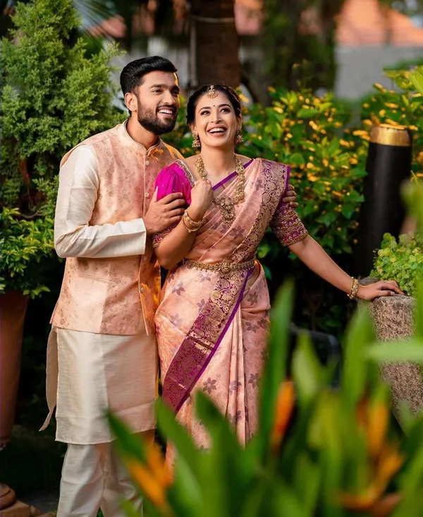 Attractive_Peach_Soft_Banarasi_Silk_Saree_With_Lovely_Blouse_Piece