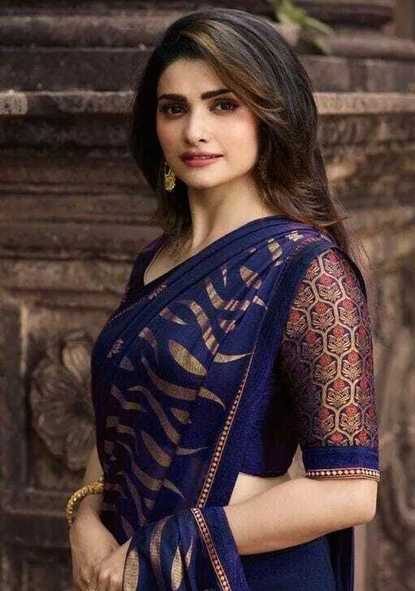 Blue_Jacquard_Embellished_Banarasi_Saree_For_Women
