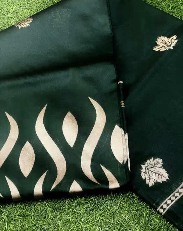Green_Jacquard_Embellished_Banarasi_Saree_For_Women