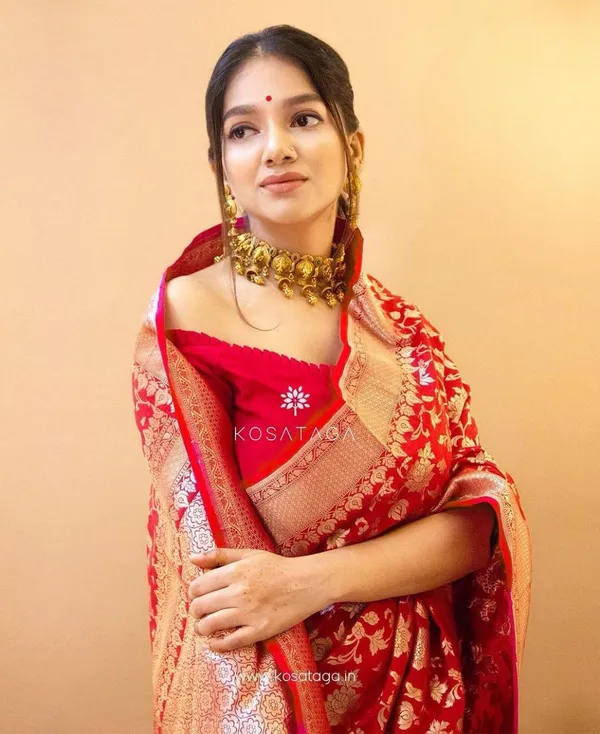 Designer_Red_Soft_Banarasi_Silk_Saree_With_Impressive_Blouse_Piece