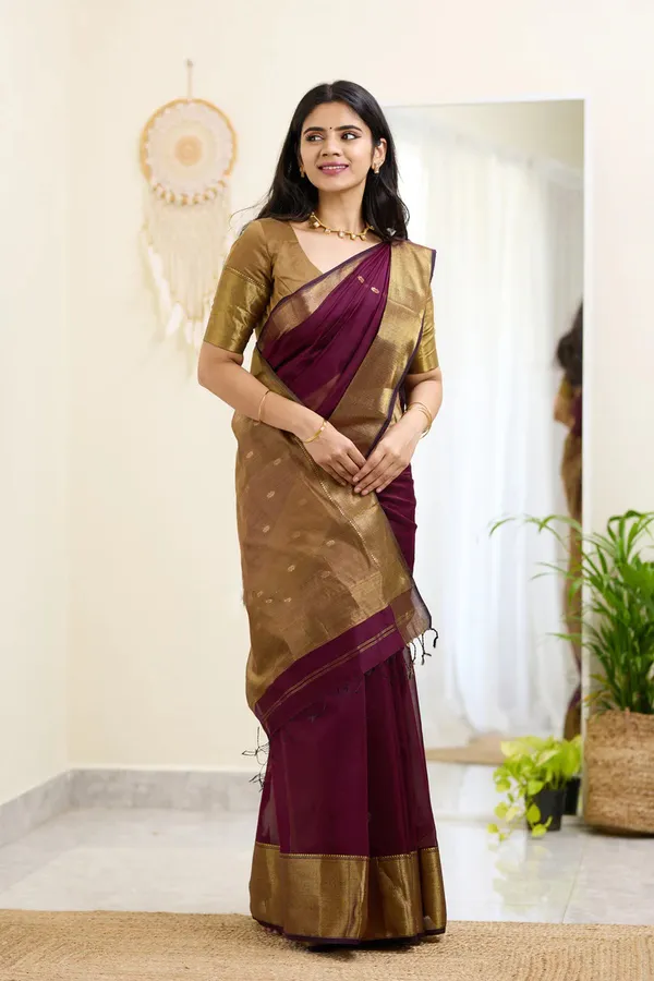 Handloom_Linen_Saree_with_Unstitched_Blouse