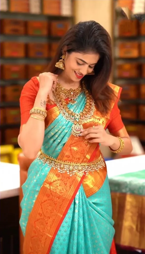 Gossamer_Dark_Pink_Soft_Banarasi_Silk_Saree_With_Elision_Blouse_Piece
