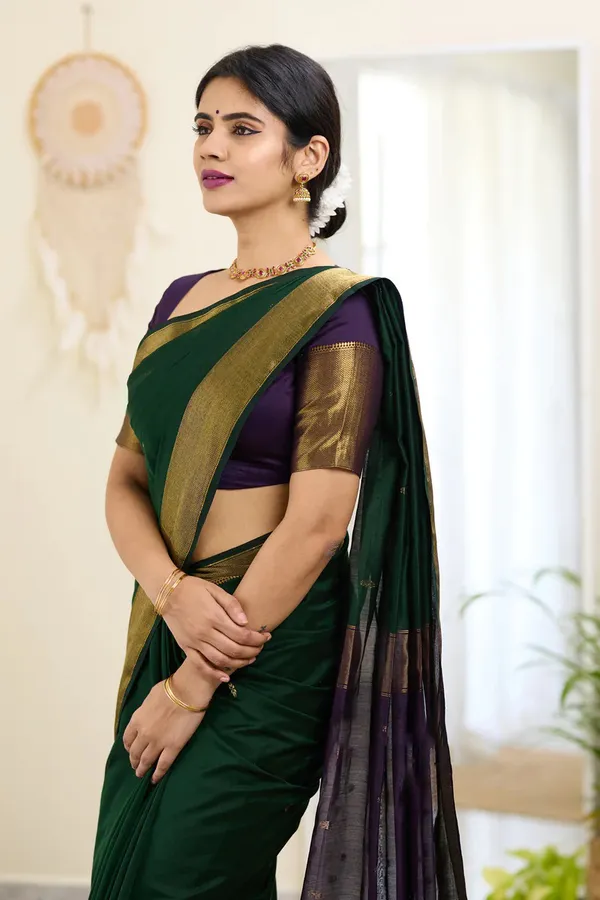 Handloom_Linen_Saree_with_Unstitched_Blouse