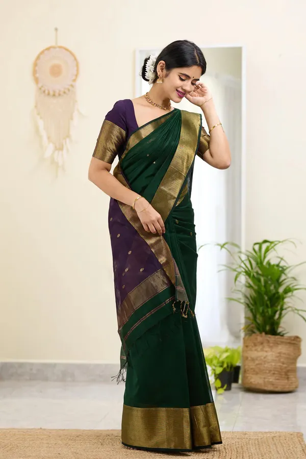 Handloom_Linen_Saree_with_Unstitched_Blouse