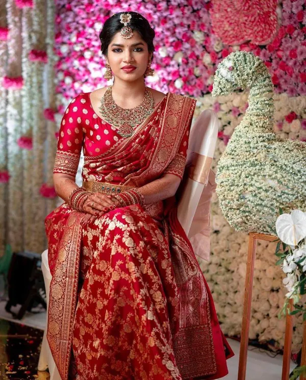 Majesty_Red_Soft_Banarasi_Silk_Saree_With_Angelic_Blouse_Piece